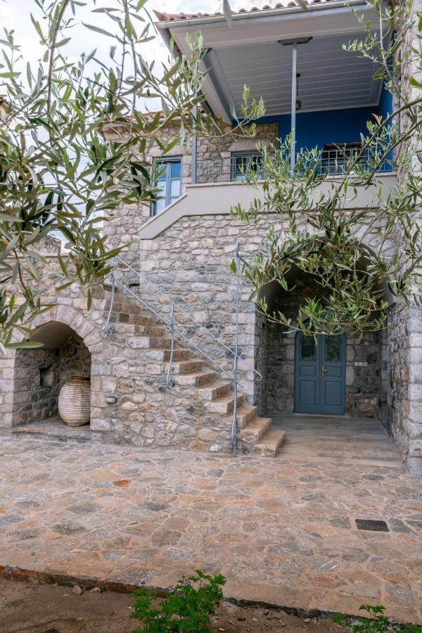 Englezena'S Guesthouse Leonidio Exterior photo